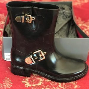 New in box Vince Camuto rain boots size 10